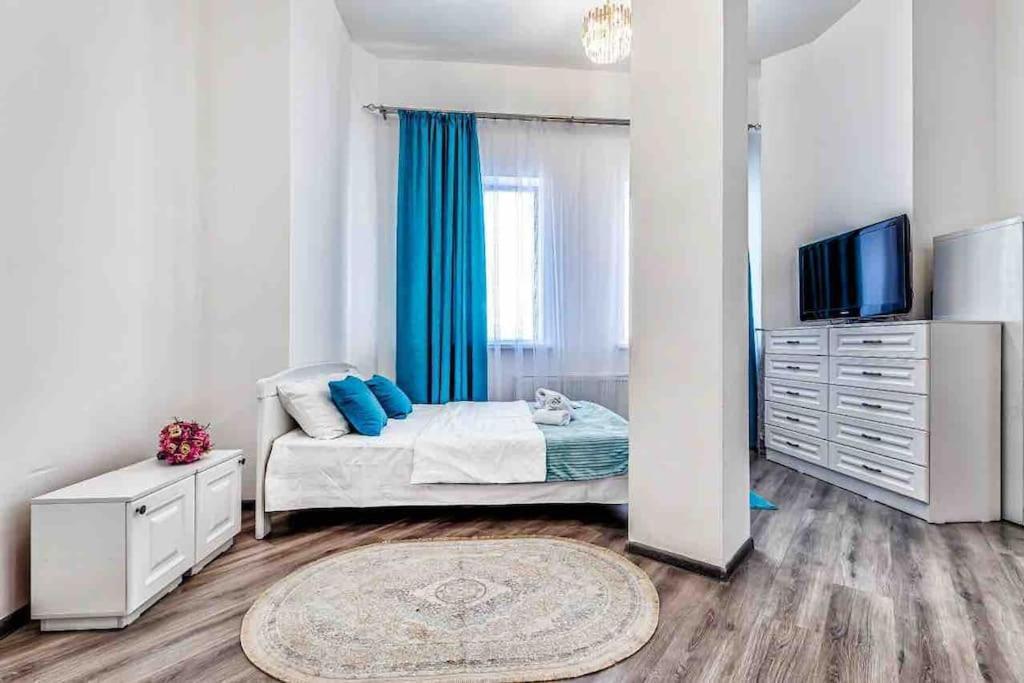 Уютная Квартира С Террасой В Сердце Столицы Taldykol Exterior foto